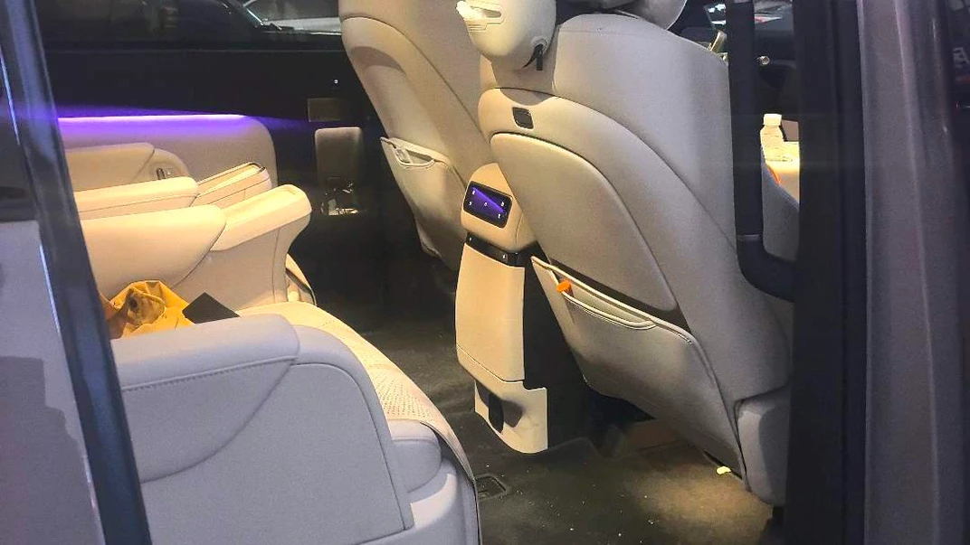 Li Auto MEGA photo 7