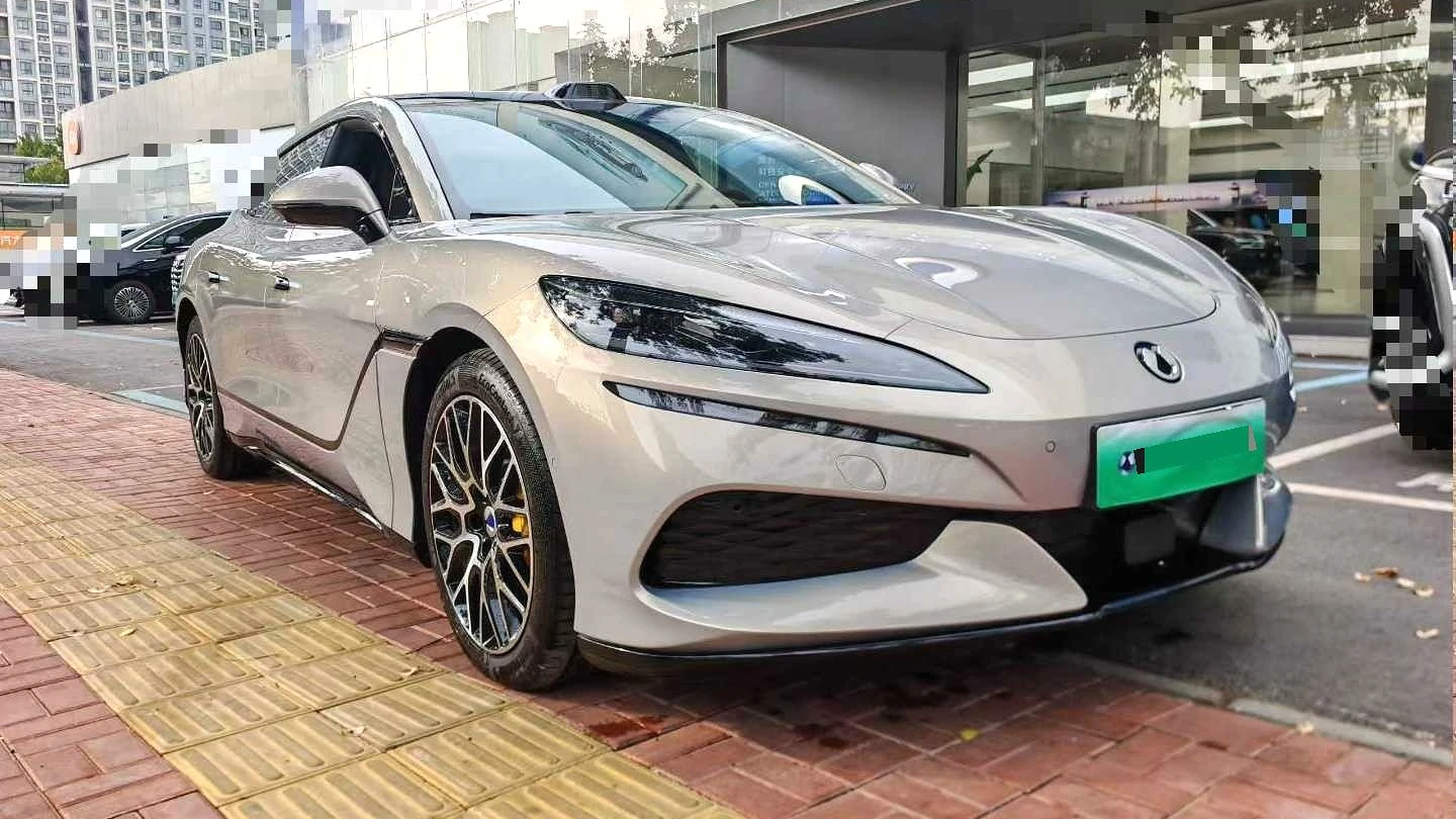 Denza Z9GT EV photo 2