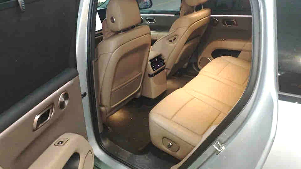 Li Auto i6 photo 6