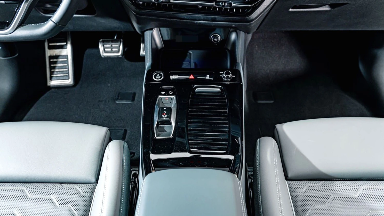 Audi Q6L Sportback e-tron photo 7