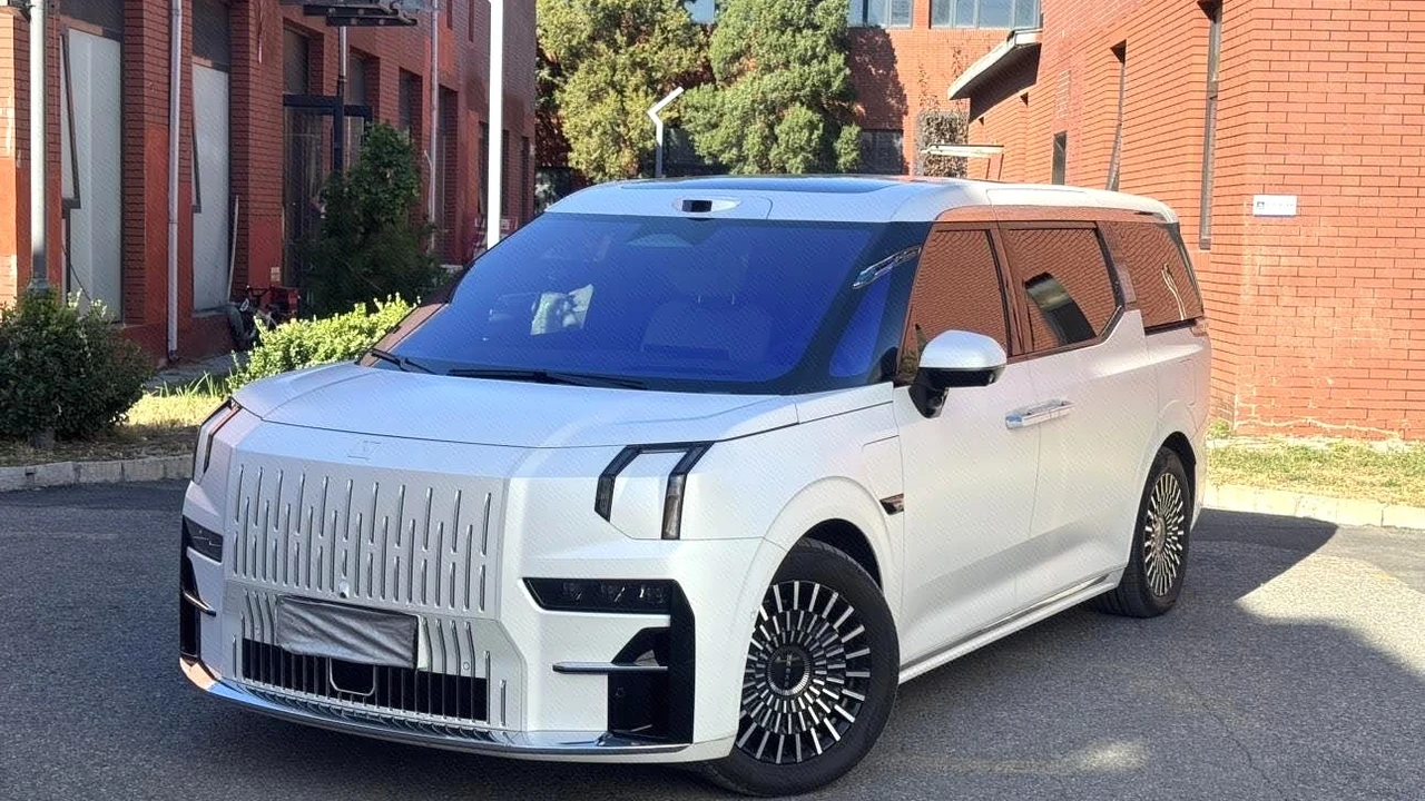 2024 ZEEKR 009 Six-seat Executive AWD (108 kWh)