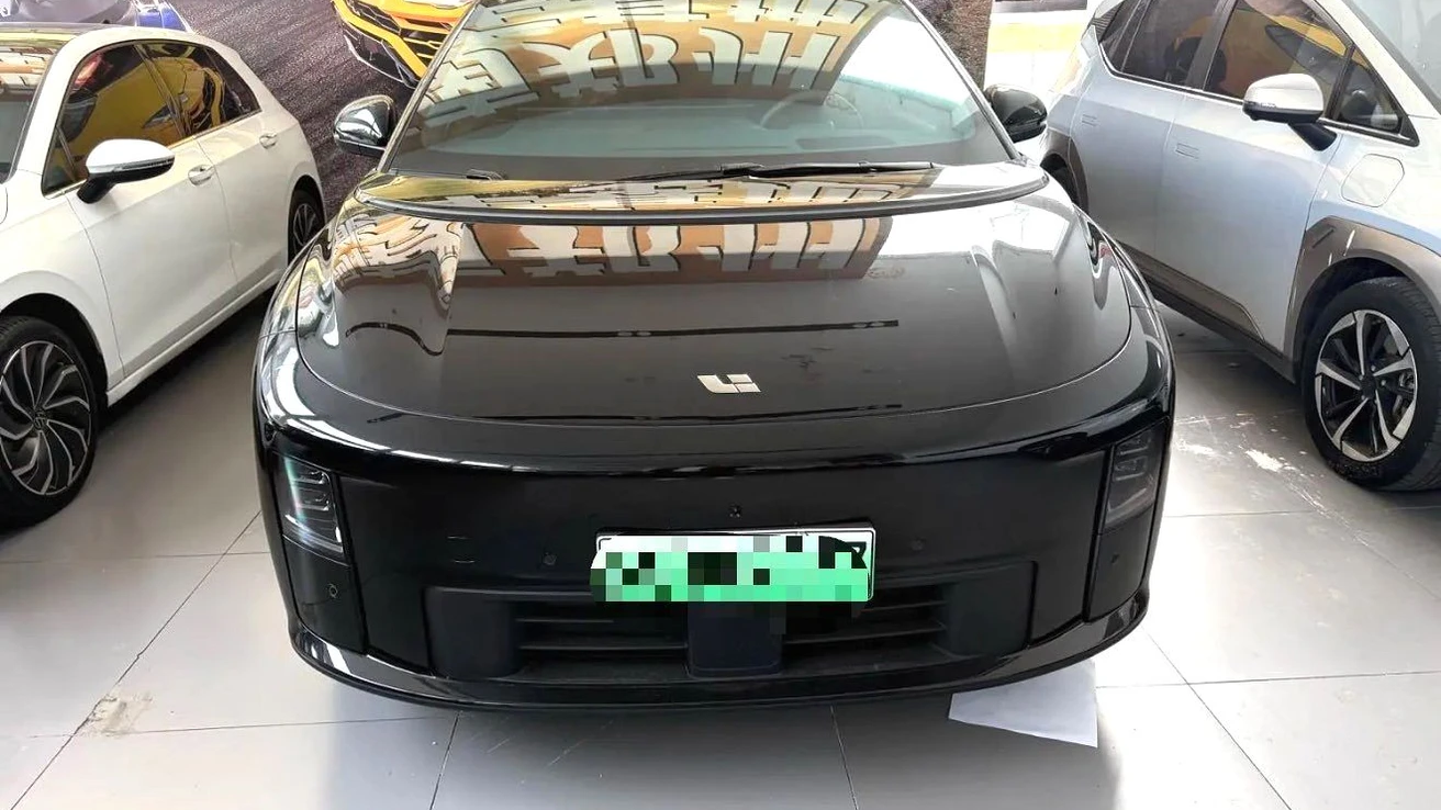 Li Auto i6 photo 3