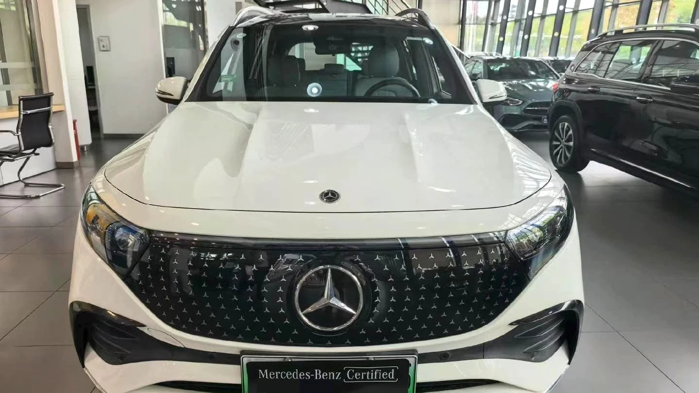Mercedes-Benz EQB photo 2