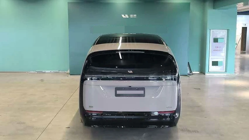 Li Auto MEGA photo 2