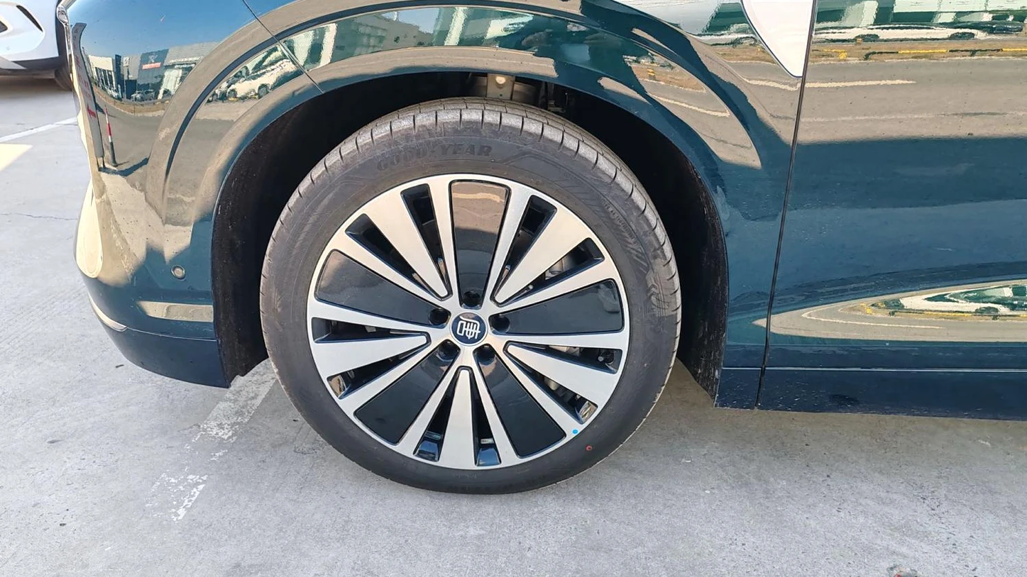 BYD Datang EV photo 3