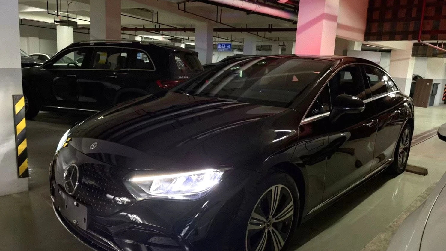 Mercedes-Benz EQE 500 4MATIC Luxury Edition BEV 2025