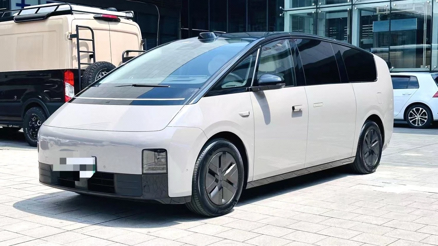 Li Auto MEGA Ultra BEV 2024
