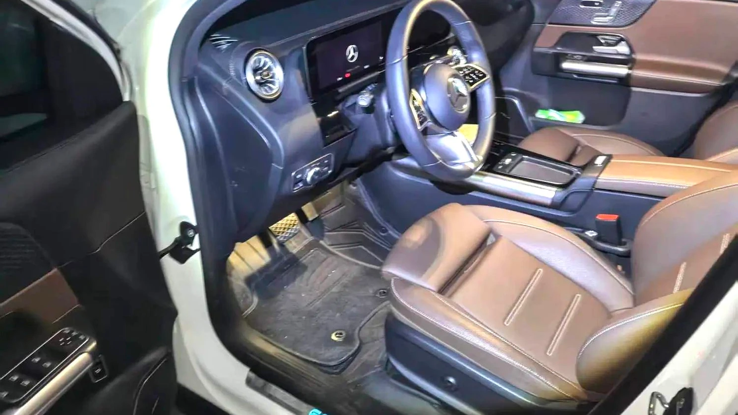 Mercedes-Benz EQA photo 2