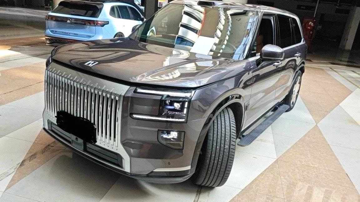 2025 ZEEKR 9X Hyper (70 kWh)