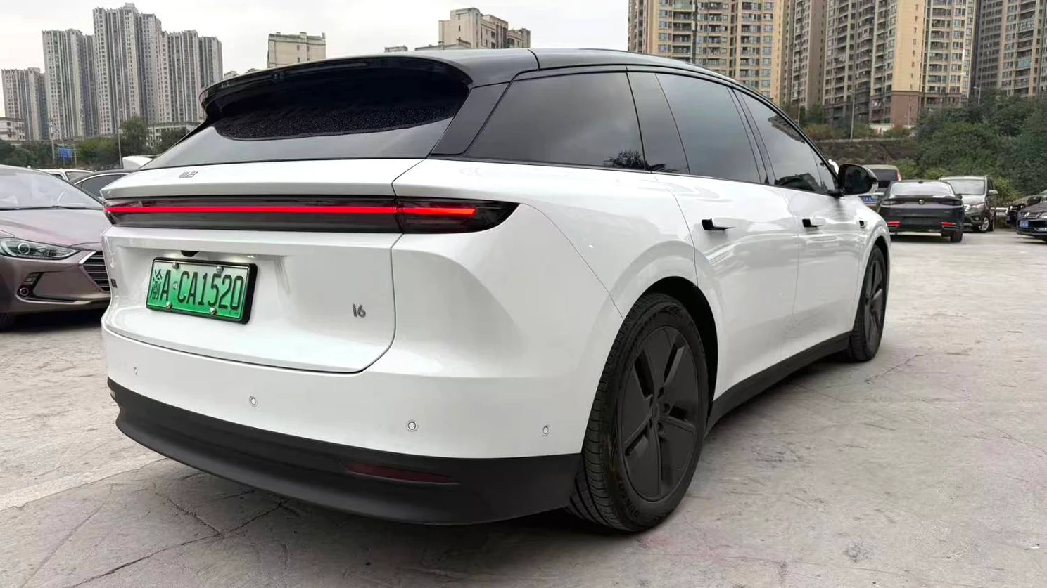 Li Auto i6 photo 5