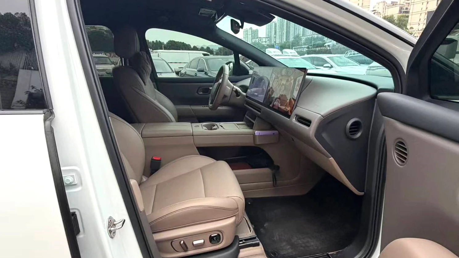 Li Auto i6 photo 6