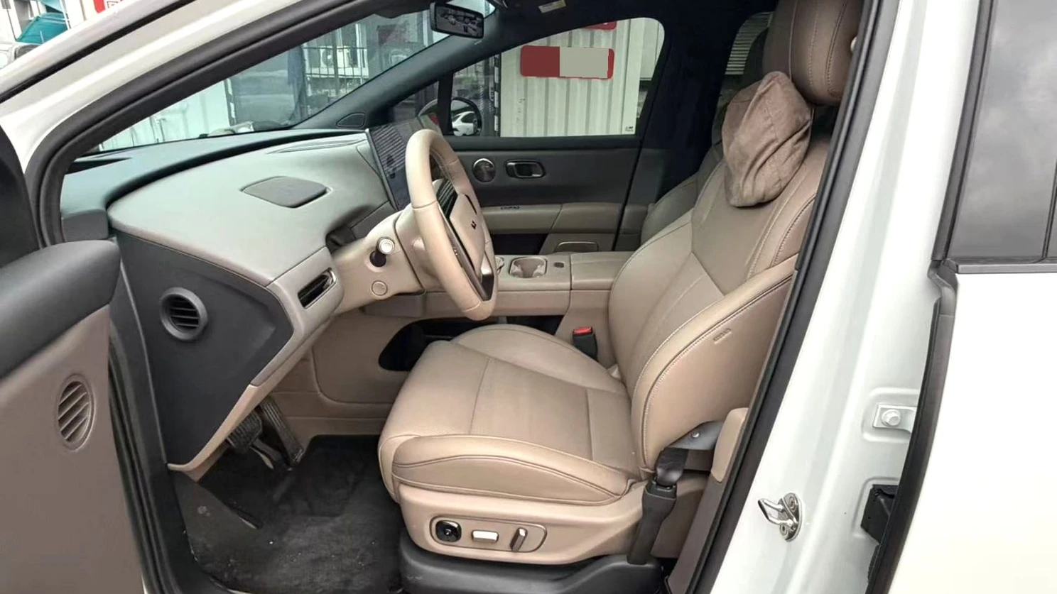 Li Auto i6 photo 8