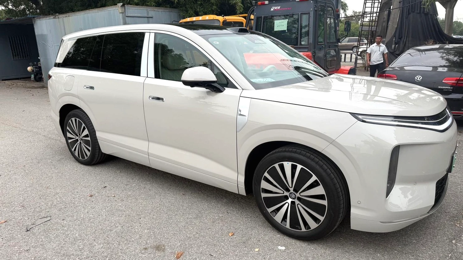 BYD Datang EV photo 6