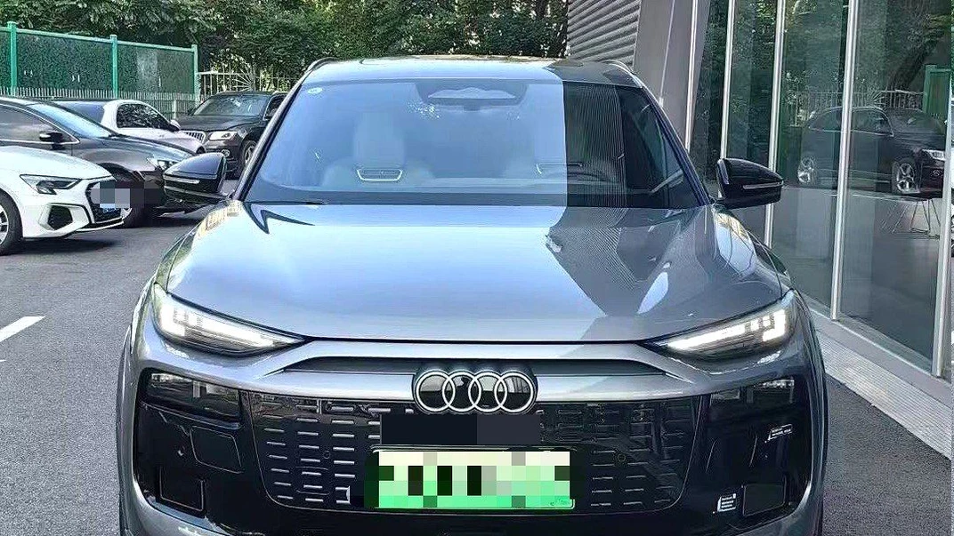 Audi Q6L e-tron photo 4