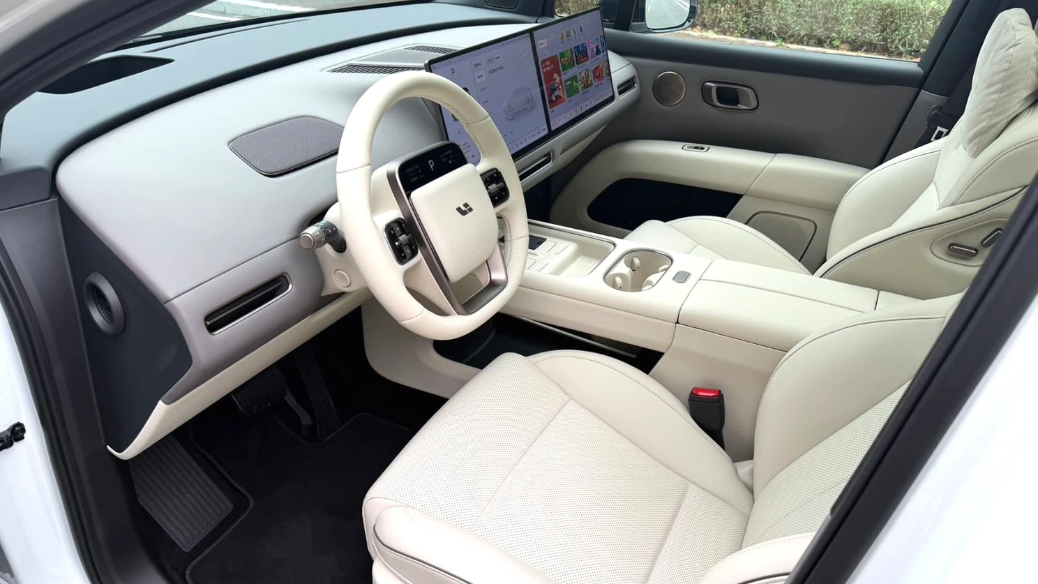 Li Auto i6 photo 2