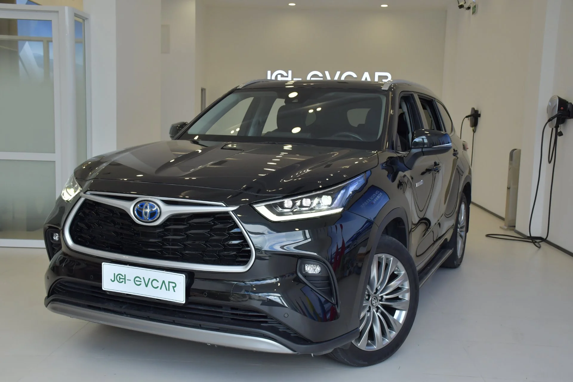 Highlander 2023 Dual Engine 2.5L AWD Premium Edition 7-seater